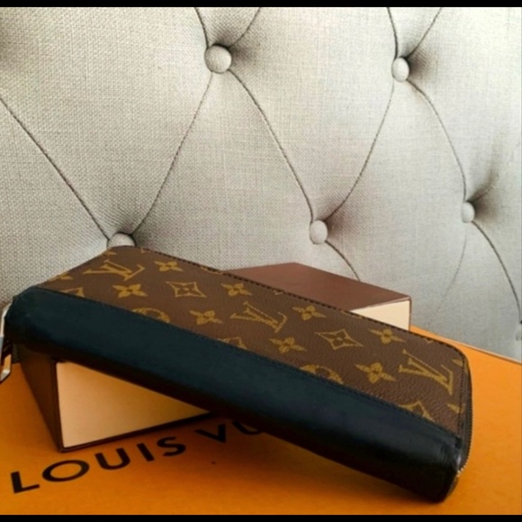 100% authentic Louis Vuitton ZIPPY Monogram Macassar wallet - Picture 3 of 15
